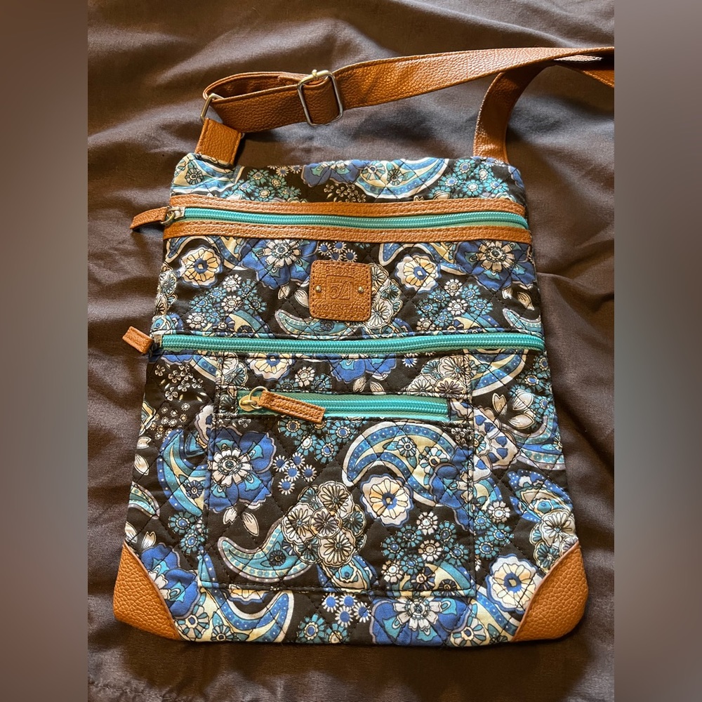Stone Mountain crossbody
